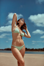 Cargar imagen en el visor de la galería, Bikini Río Light Green
